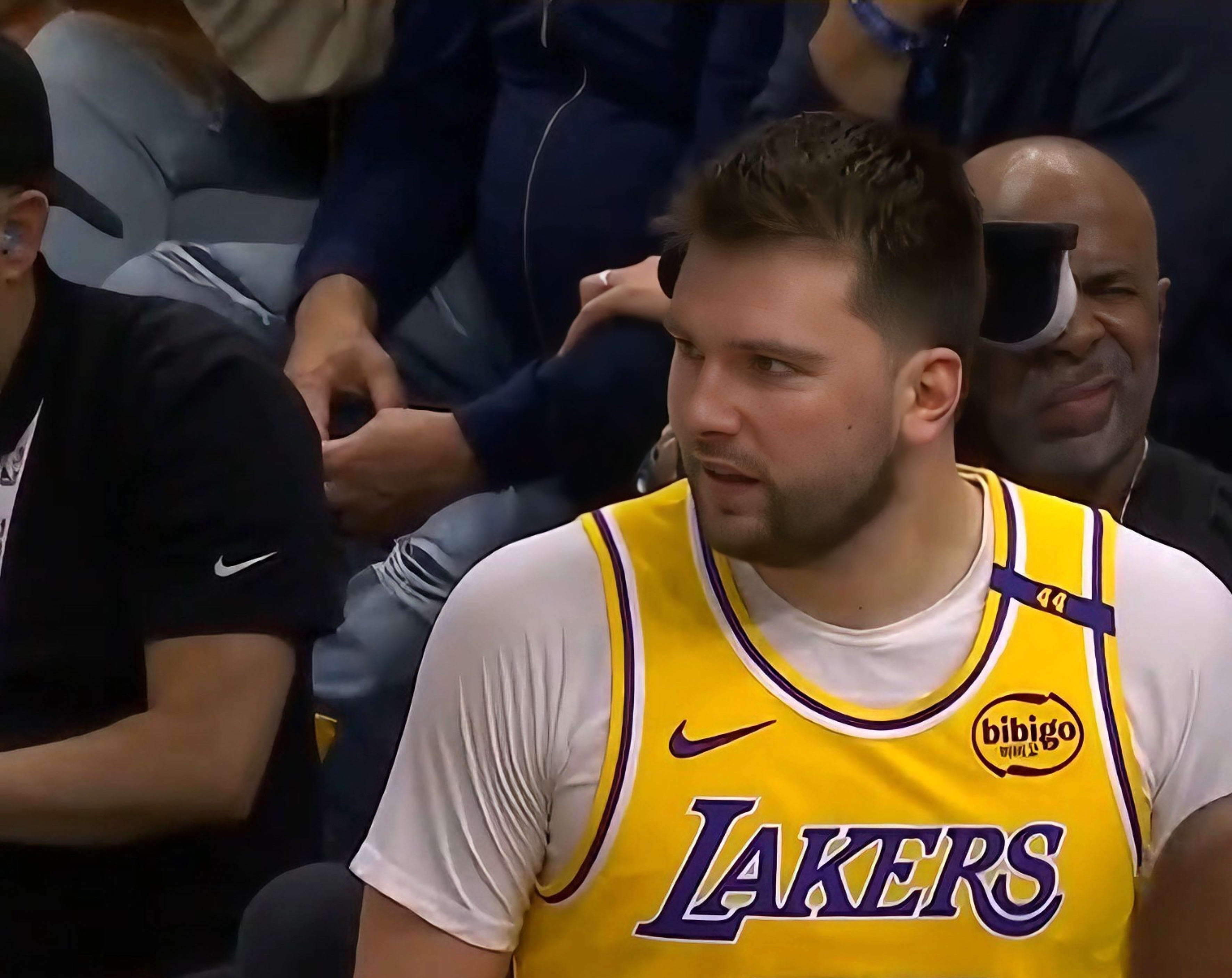 爱游戏APP-DWG前途光明！，东契奇新星刷新纪录表现突出全场沸腾不已