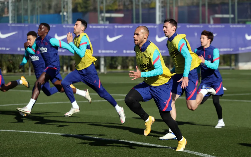 关于塞维利亚内部会议纪要流出：国际比赛日内部沟通，国王杯使命明确，医务组通报恢复的信息